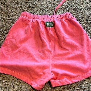 Daily drills sweatshorts in the color cheeks